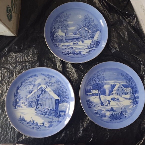 3 CURRIER AND IVES blue and white collector PLATES blue & white Tundra Japan - Picture 1 of 5